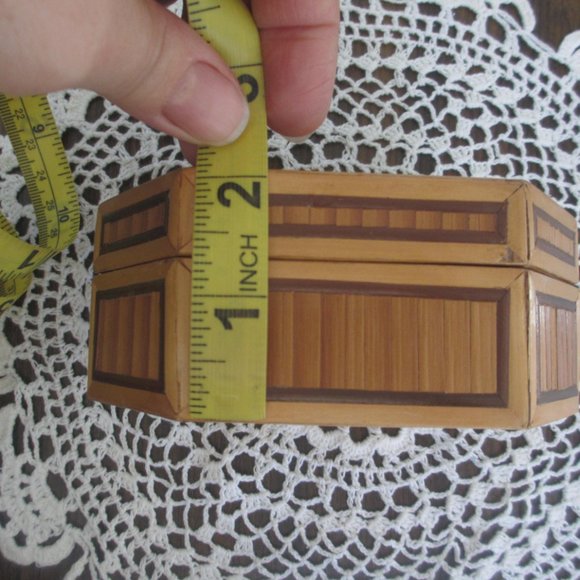 Vintage Wood Box Straw Inlay Box Retro Souvenir Lidded Box Country Cottage Retro - Picture 11 of 12